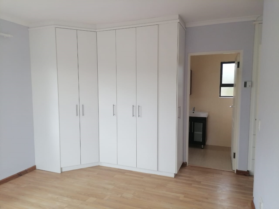 To Let 3 Bedroom Property for Rent in Braeview Western Cape